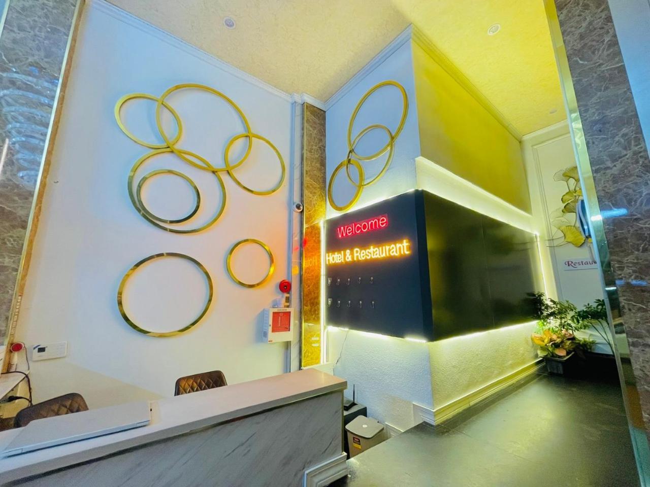 Hotel King Kitchen *